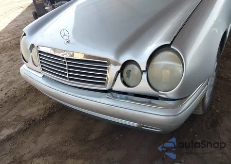 1999 Mercedes-Benz E 320 from USA, damaged, VIN WDBJF65H6XA783865